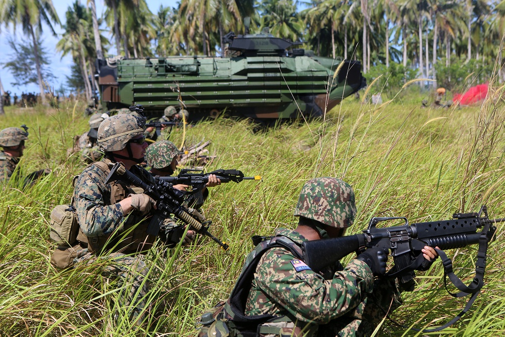 11th MEU and Malaysian Armed Forces conduct MALUS AMPHEX 14