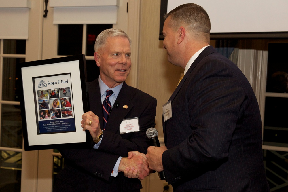 Marine Corps Commandant Attends Marine Corps Aviation Association Dinner