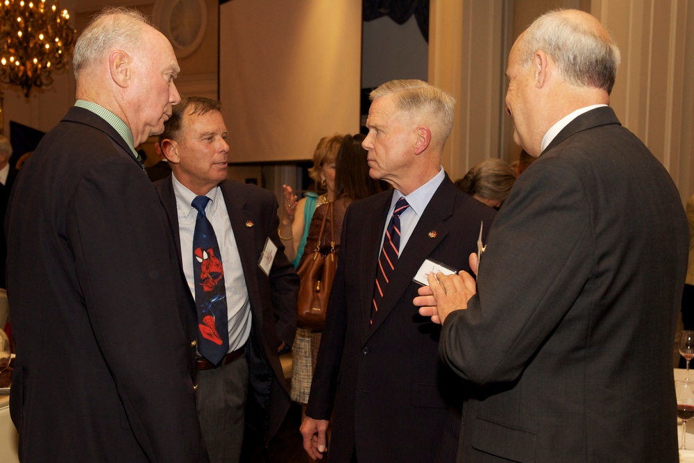 Marine Corps Commandant Attends Marine Corps Aviation Association Dinner