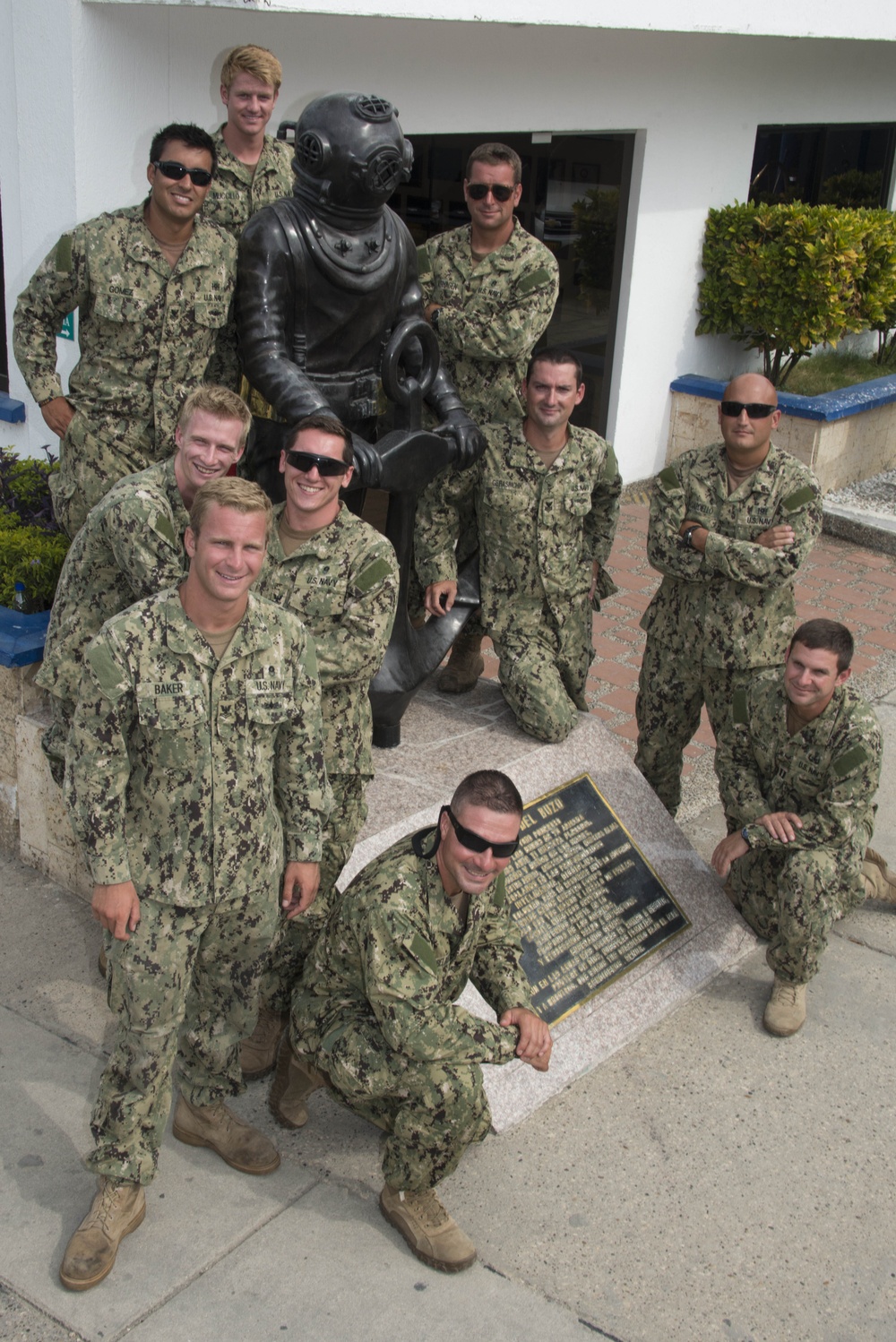 US Navy divers in Colombia as part of Southern Partnership Station '14.