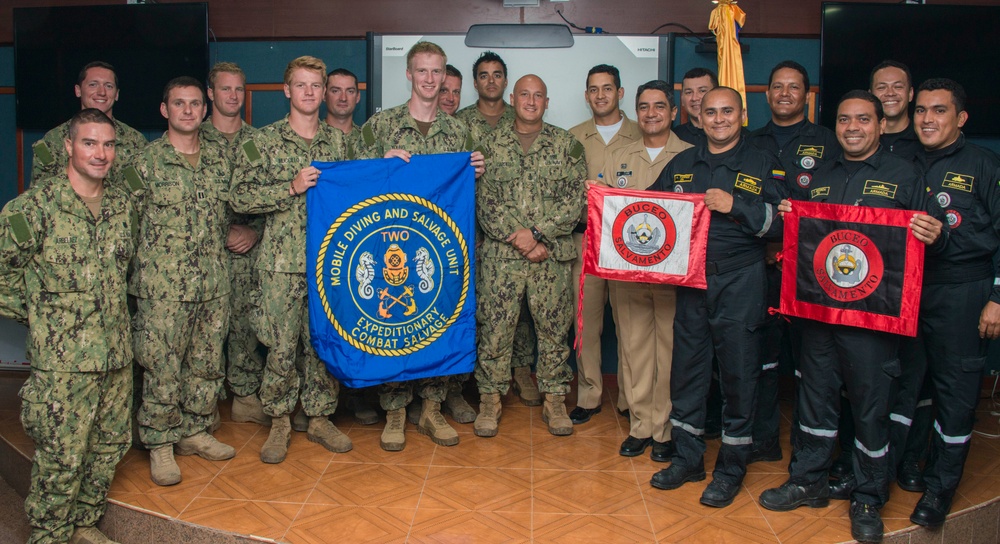 US Navy divers in a closing ceremony with Colombian divers as part of Southern Partnership Station '14.