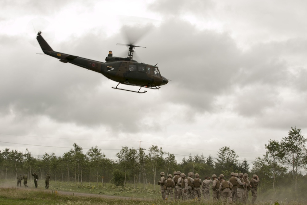 JGSDF, US Marines train for emergency