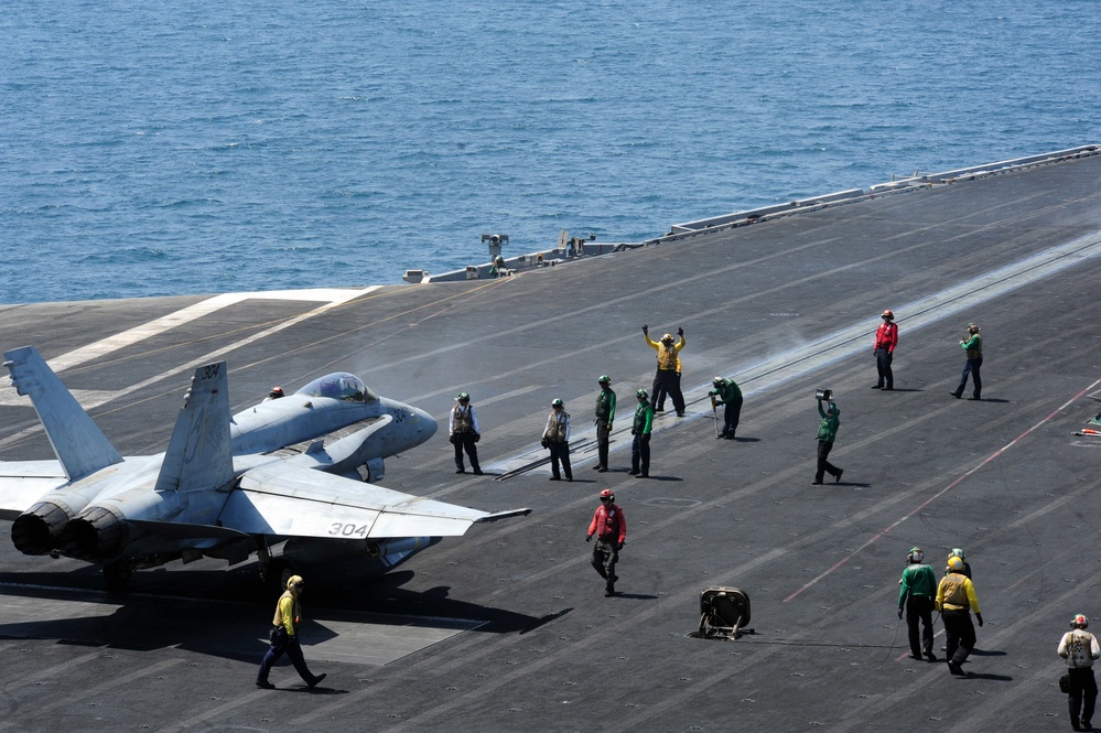 USS George H.W. Bush flight deck operations