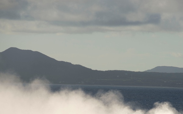 USS Germantown conducts equipment on-load with LCAC