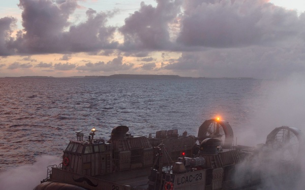 USS Germantown conducts equipment on-load with LCAC