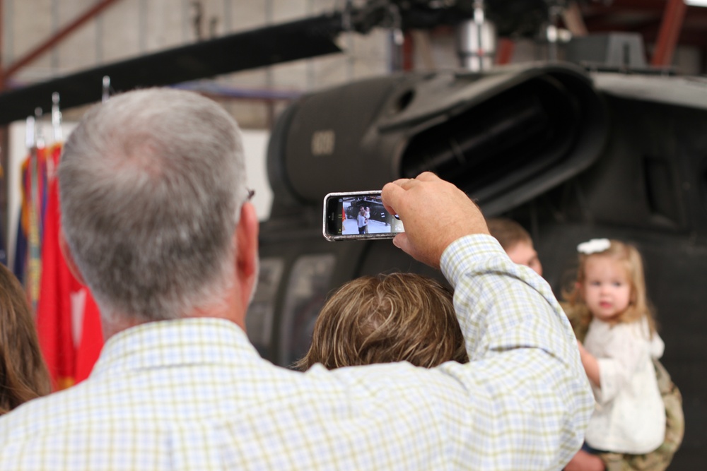 Kansas Army National Guard aviation unit returns home