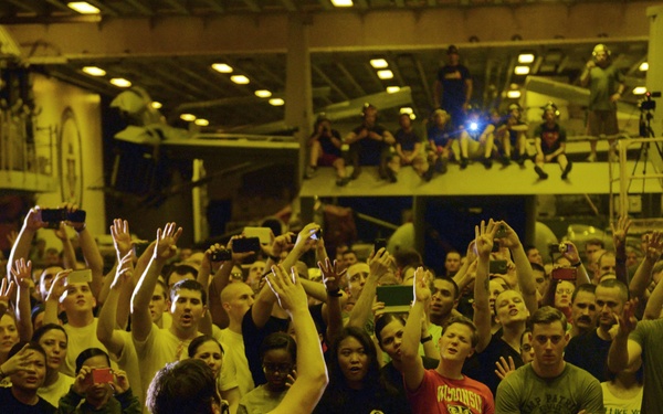 Plain White T's play aboard USS Bataan
