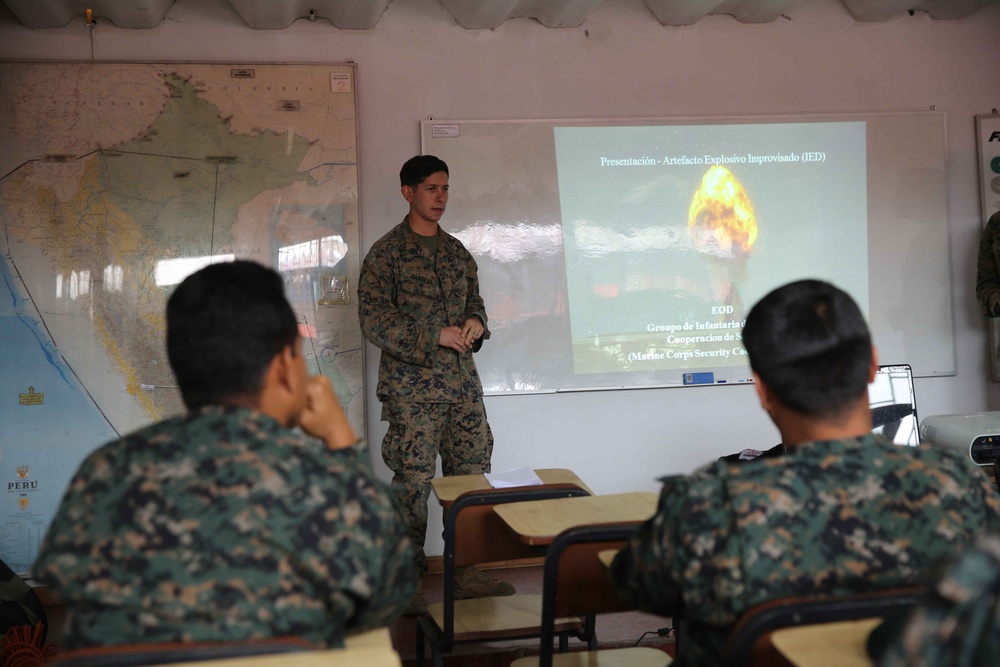 SPMAGTF-South trains with Peruvians