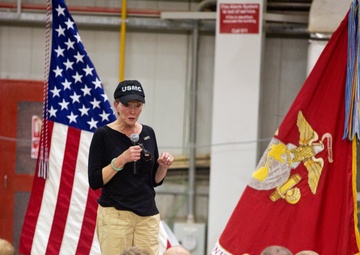 Commandant and Sergeant Major of the Marine Corps in Kuwait