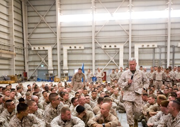 Commandant and Sergeant Major of the Marine Corps in Kuwait