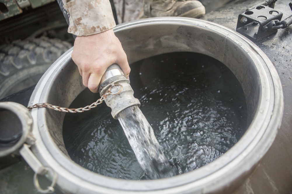 CLR-2 Marines bring water to 3/2 at Fort A.P. Hill