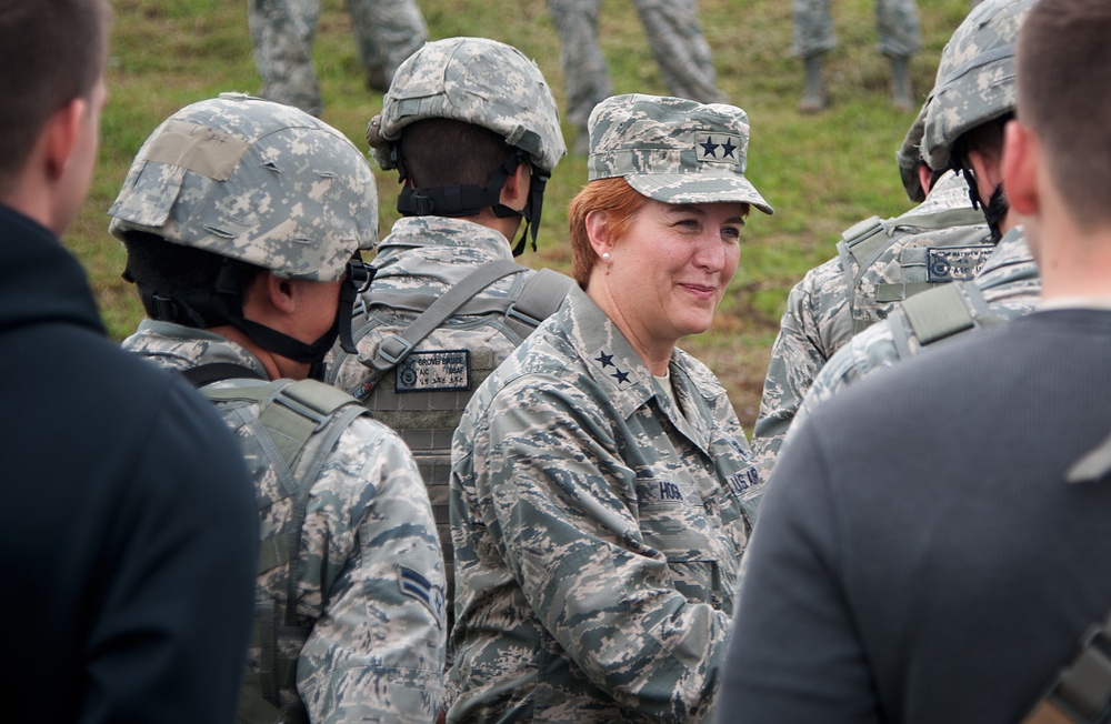 Assistant surgeon general visits Wolf Pack