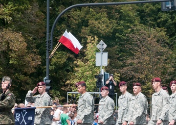 Paratroopers invited to march in parade