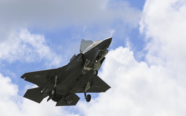 First full Marine maintenance F-35B Lightning II takeoff