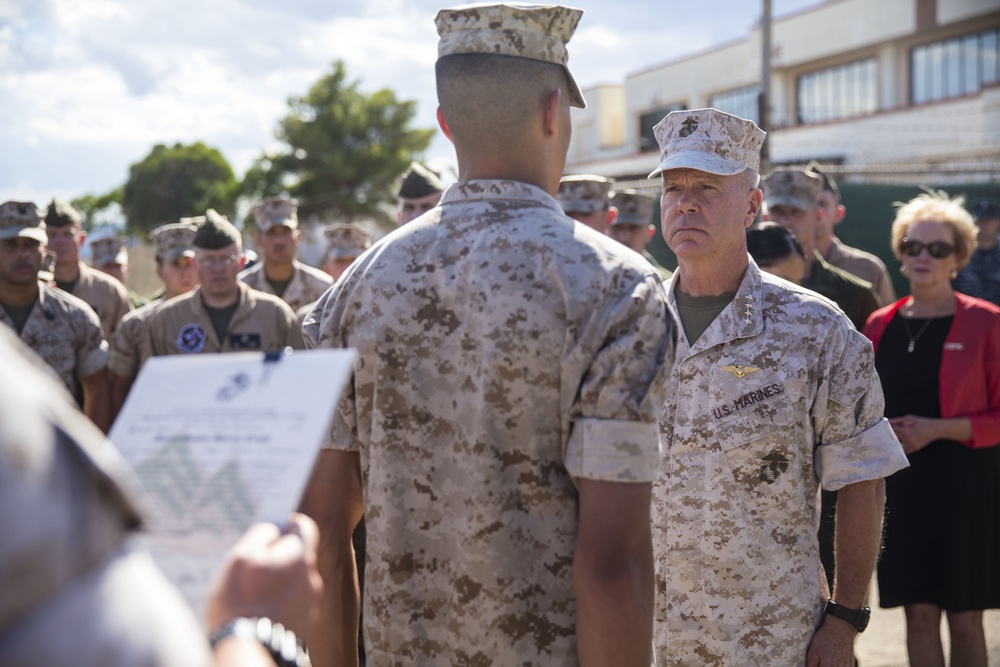 DVIDS - Images - Commandant, Sergeant Major of the Marine Corps visits ...