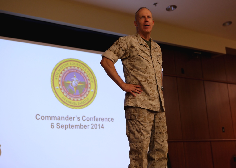 Marines and spouses of 4th Marine Logistics Group attend the Commander’s Conference