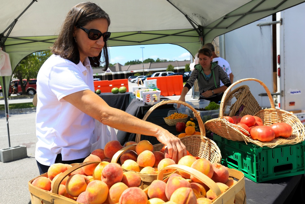 DVIDS News Lejeune’s first farmers market closes for season