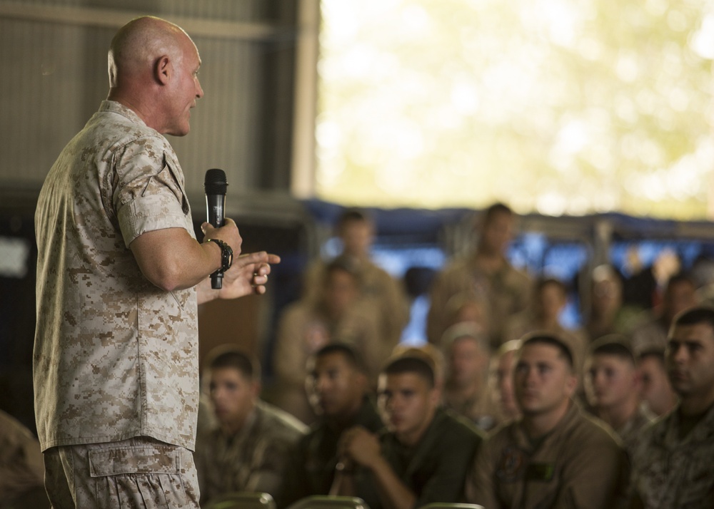 Commandant and Sergeant Major of the Marine Corps visit Marines and Sailors of SP-MAGTF Crisis Response