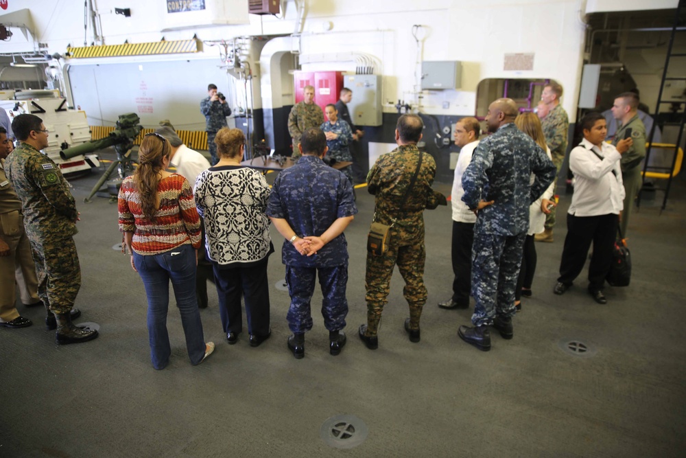 Distinguished visitors from El Salvador tour USS America