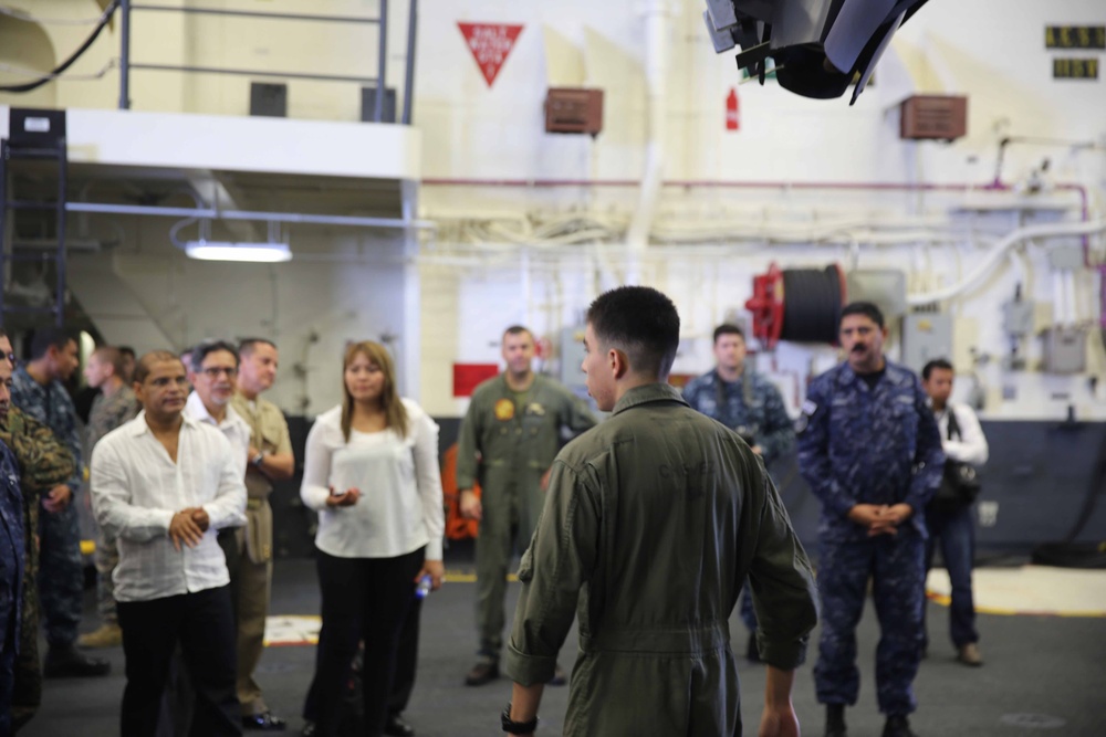 Distinguished visitors from El Salvador tour USS America