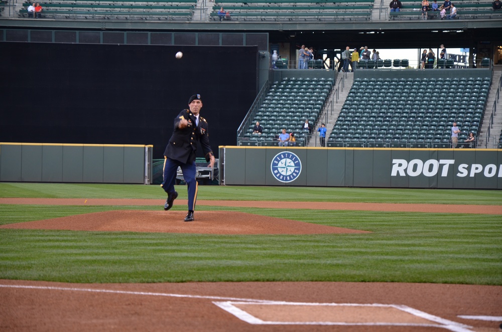 Washington National Guardsman throws first pitch at Seattle Mariners game