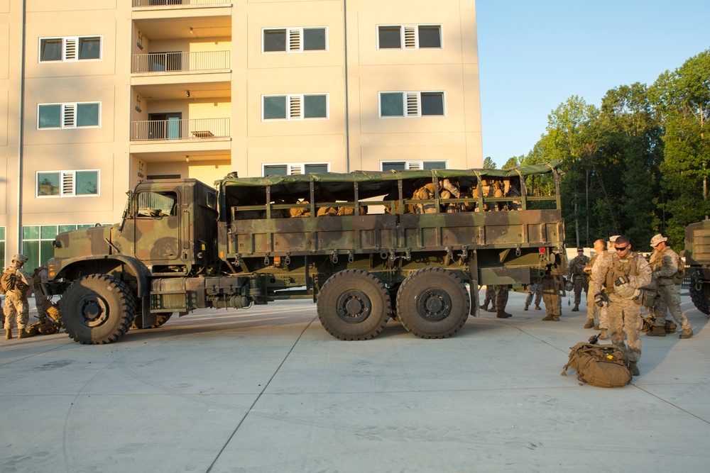 CLR-2 Marines transport 3/2 to MOUT training