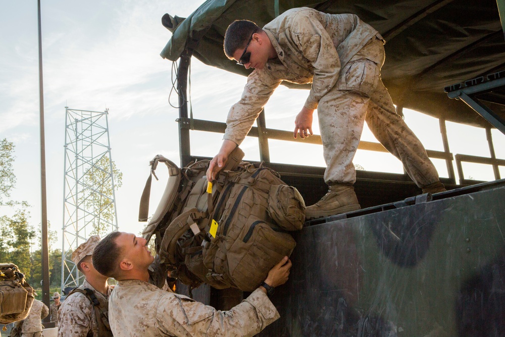 CLR-2 Marines transport 3/2 to MOUT training