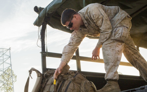 CLR-2 Marines transport 3/2 to MOUT training