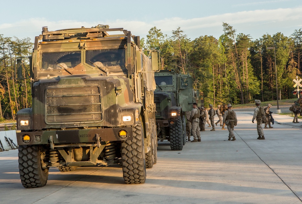 CLR-2 Marines transport 3/2 to MOUT training