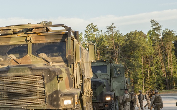 CLR-2 Marines transport 3/2 to MOUT training