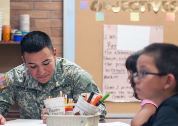 Soldiers volunteer at local elementary school