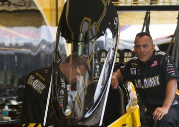 'Sarge' seeks 8th NHRA championship