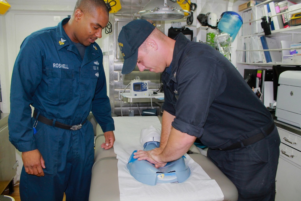 CPR classes prepare USS Stethem Sailors to save lives