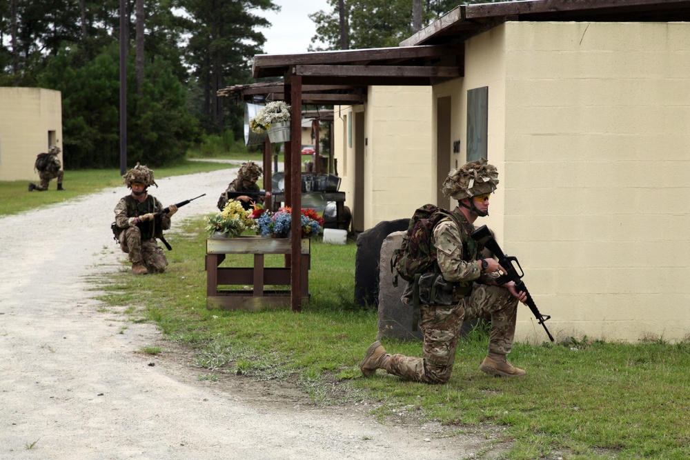 Marines, British soldiers practice tactical site exploitation during Exercise Phoenix Odyssey