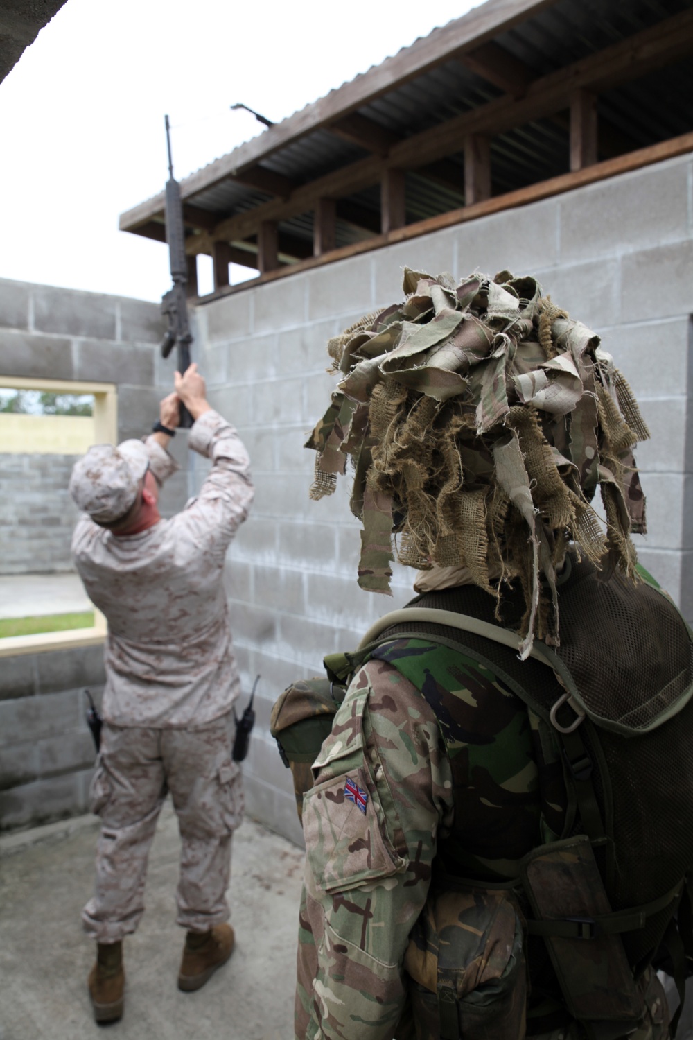 Marines, British soldiers practice tactical site exploitation during Exercise Phoenix Odyssey