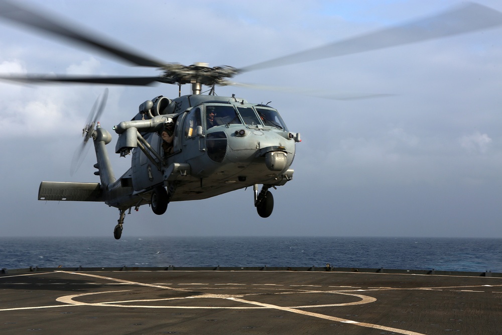 MH-60S lands on USS Comstock