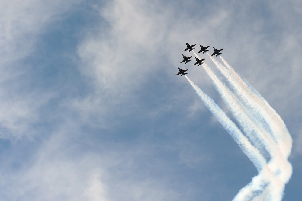 Blue Angels perform at Star-Spangled Spectacular