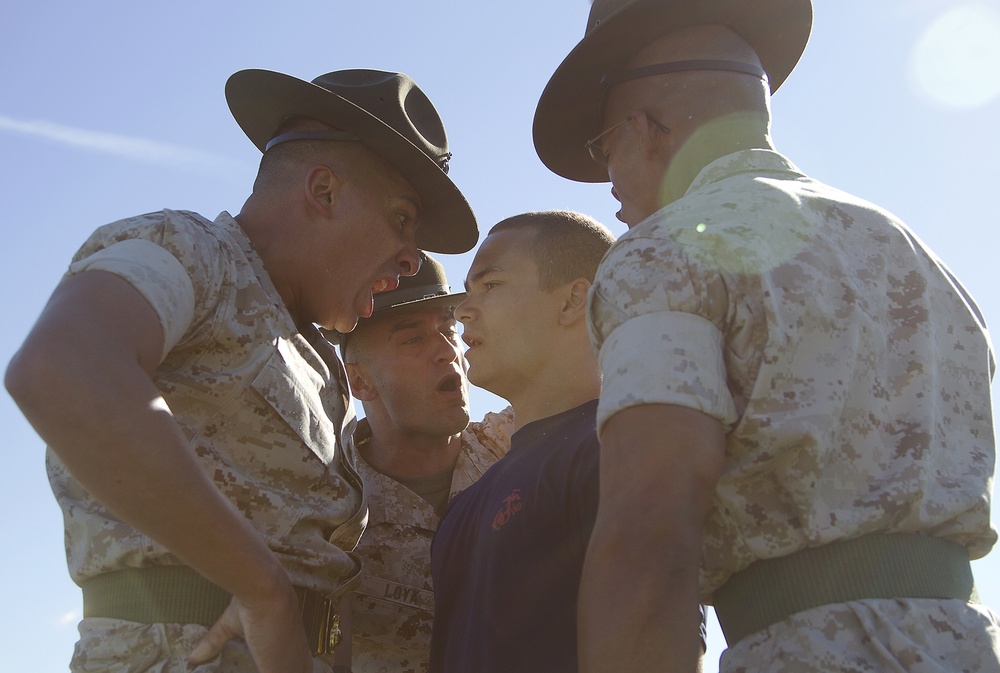 Marine drill instructors, recruiters prepare Seattle-area enlistees for boot camp