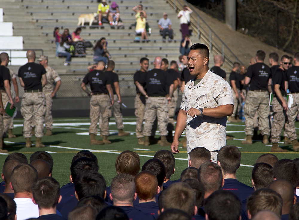 Marine drill instructors, recruiters prepare Seattle-area enlistees for boot camp