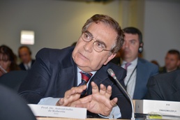 Combating al-Qaida’s transnational threats unites policymakers at DOD seminar