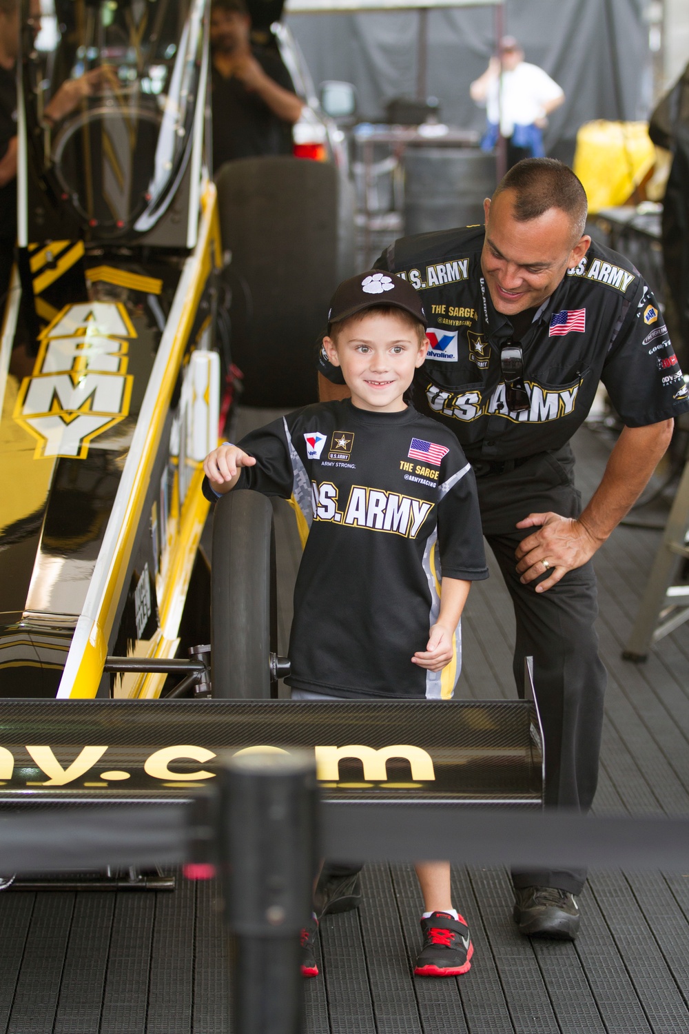 Soldier-Hero speaks to future Soldiers at North Carolina NHRA event