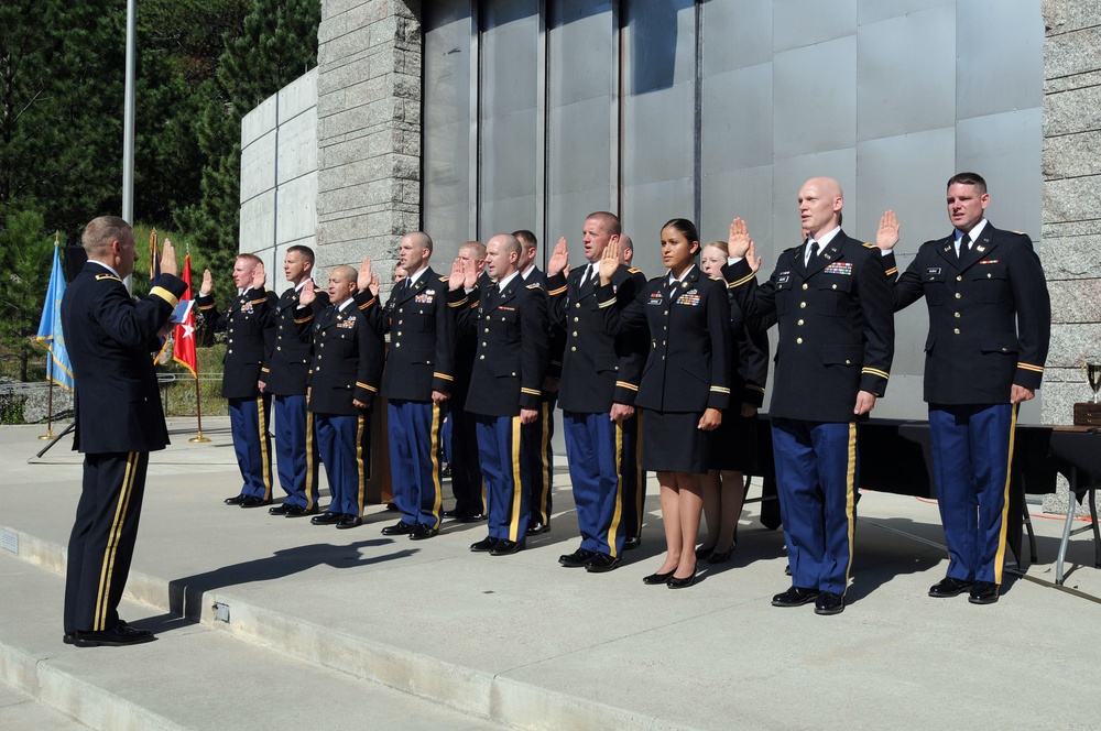 15 Soldiers commission as second lieutenants