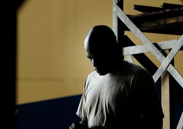 145th Maintenance Group works together to complete structural inspection