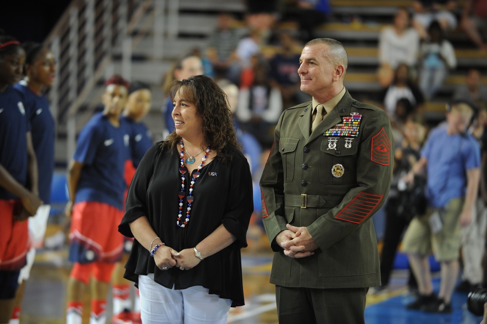 USA Women's Basketball Team receives dog tags from service members