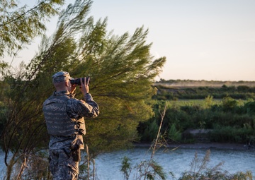 Texas National Guard observes Rio Grande River