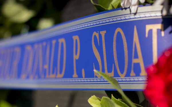 Family of MOH recipient Sloat makes solemn visit to Vietnam Wall