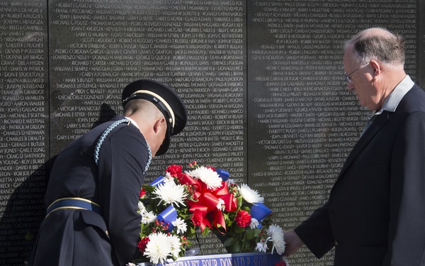 Family of MOH recipient Sloat makes solemn visit to Vietnam Wall