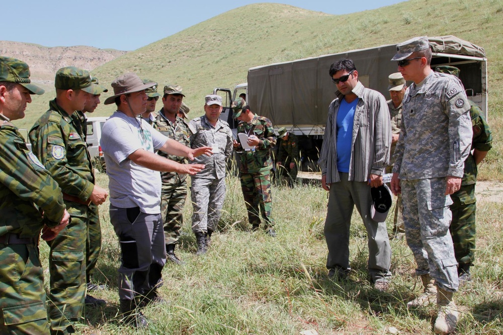 US Army EOD troops conduct training in Tajikistan