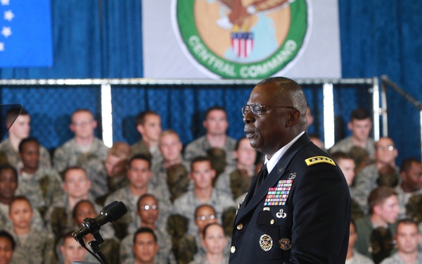 President visits USCENTCOM, MacDill AFB