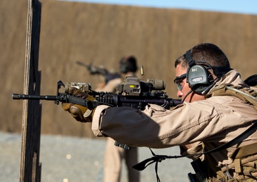 Recon Marines train for close quarters combat